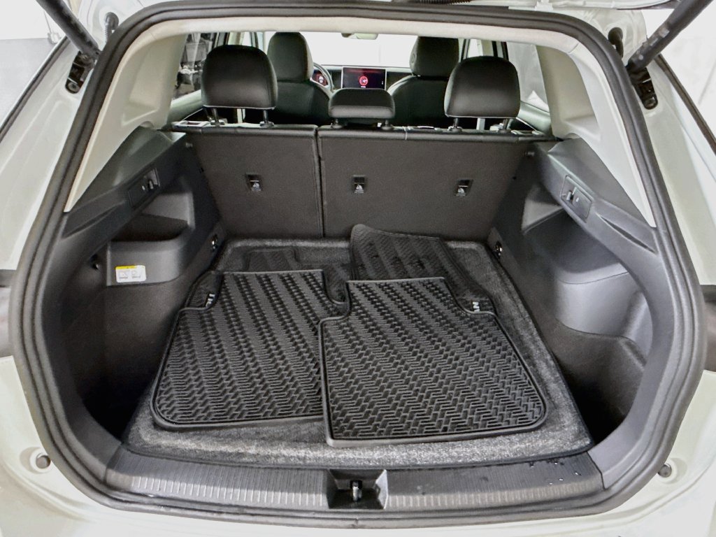 Used 2025 Volkswagen Tiguan SE AWD/4WD image 27
