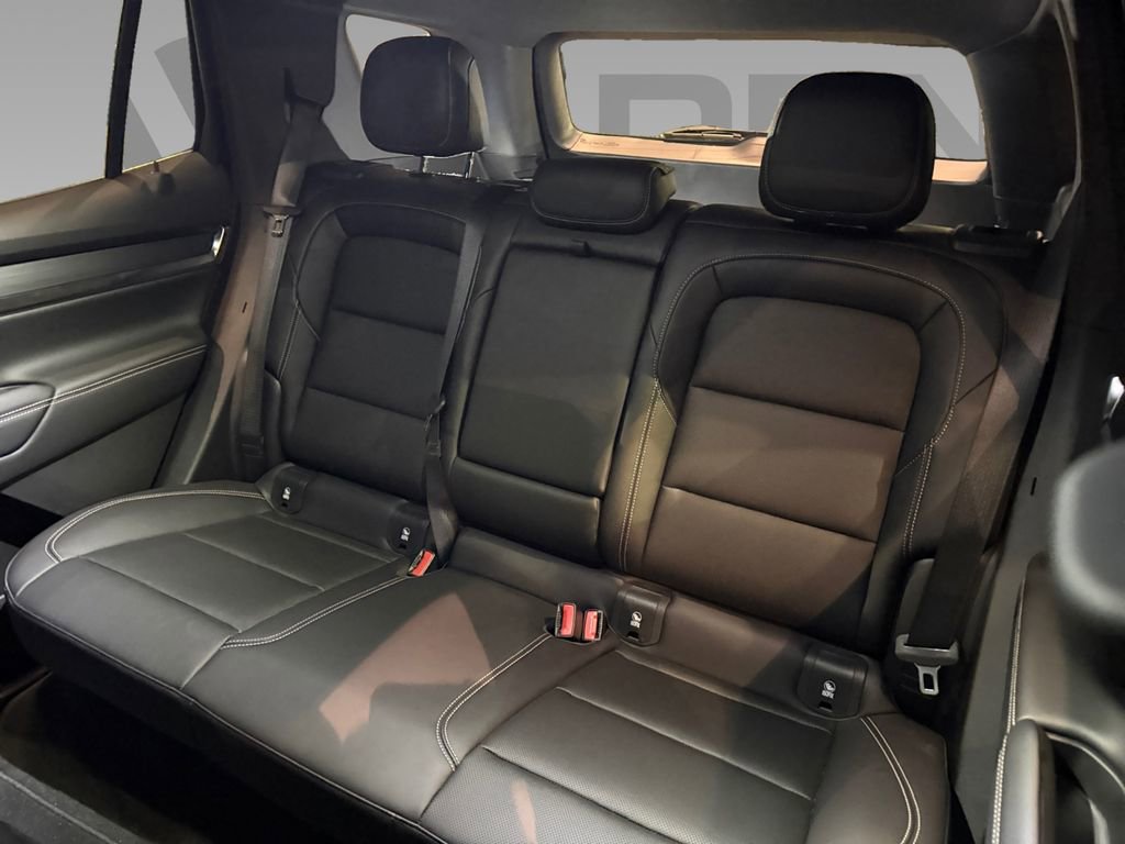 Used 2026 GMC Terrain Elevation w/ Elevation Premium Package image 4