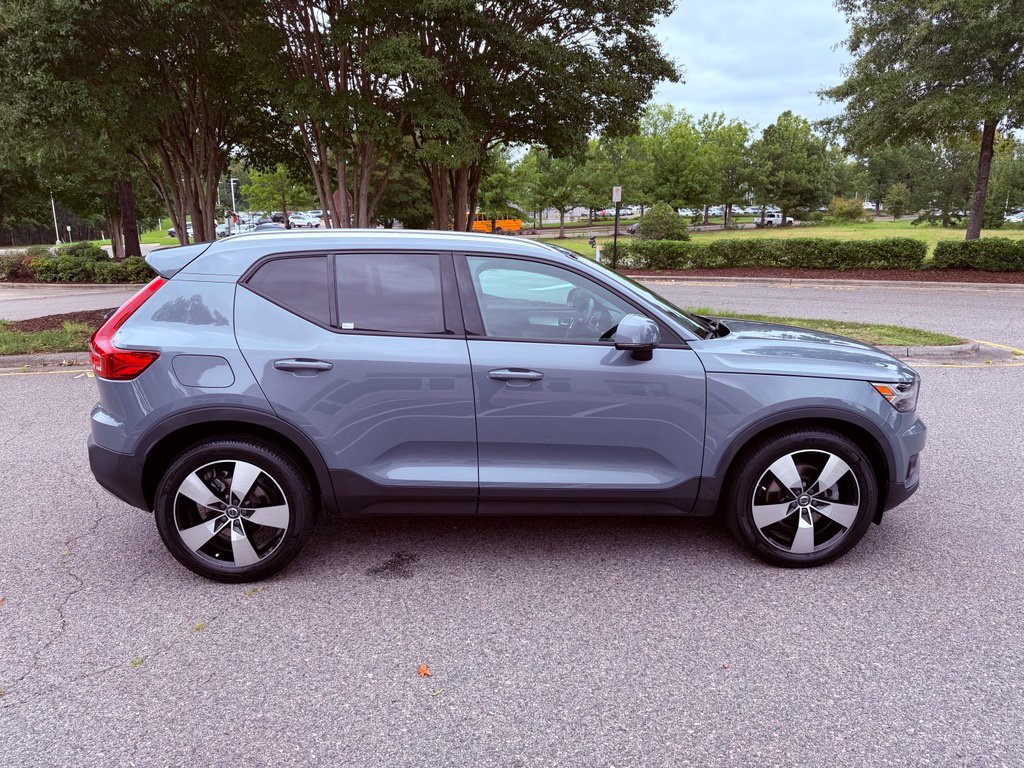 Used 2021 Volvo XC40 T5 Momentum w/ Premium Package AWD/4WD image 15