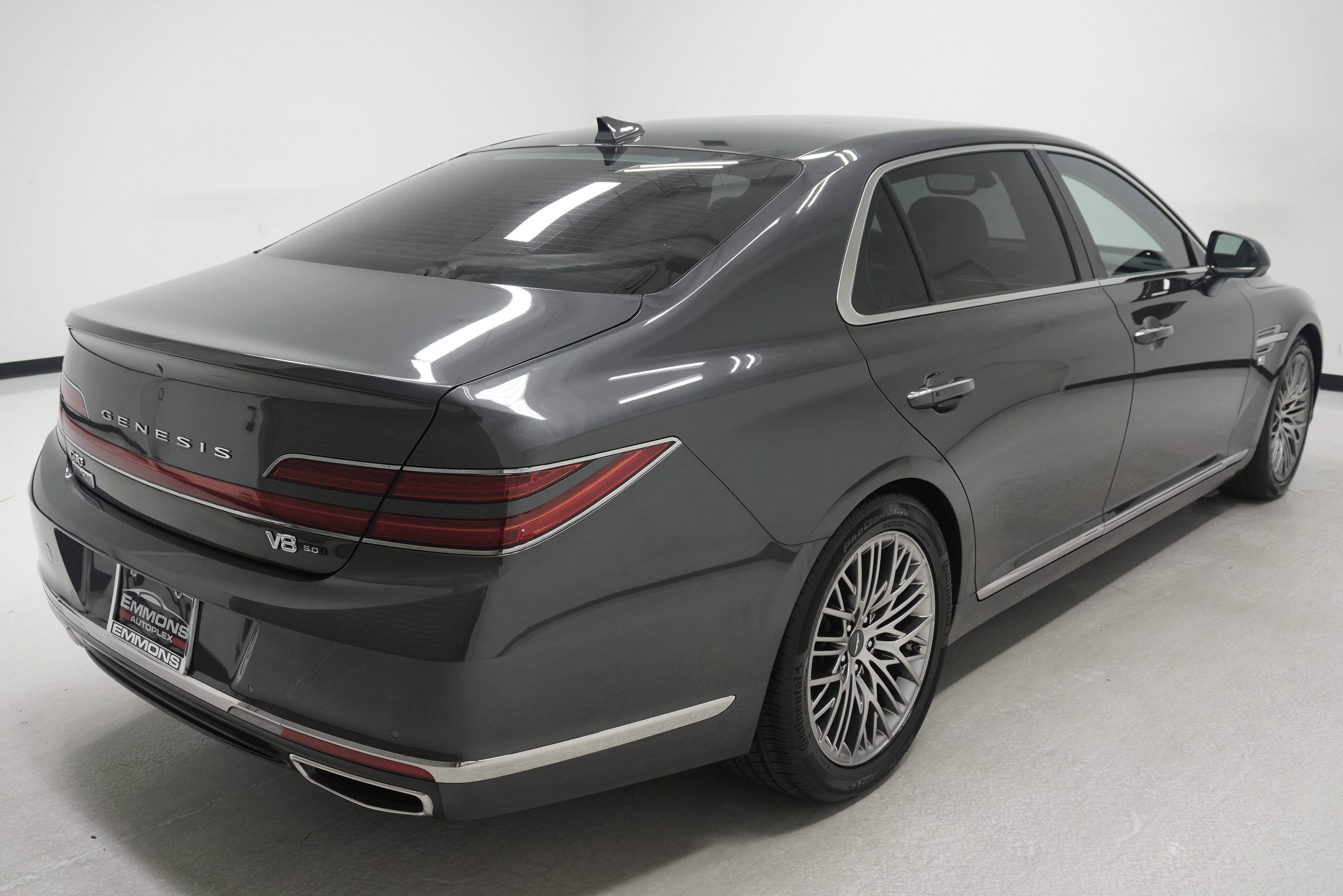 Used 2021 Genesis G90 5.0 Ultimate RWD image 4