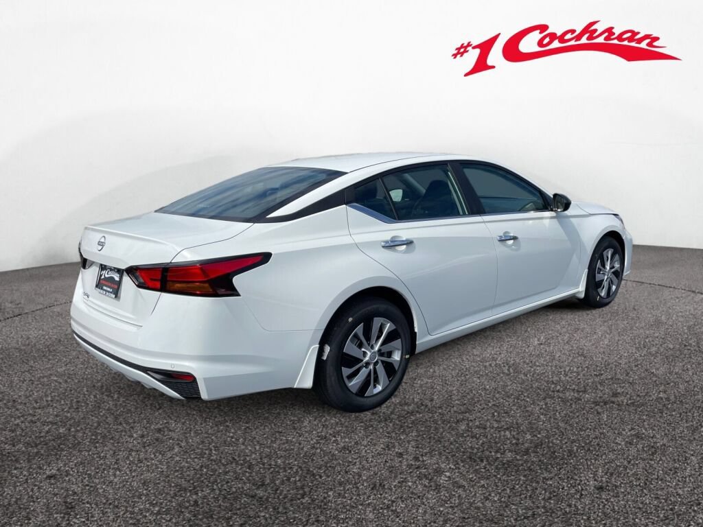 Used 2024 Nissan Altima 2.5 S FWD image 17