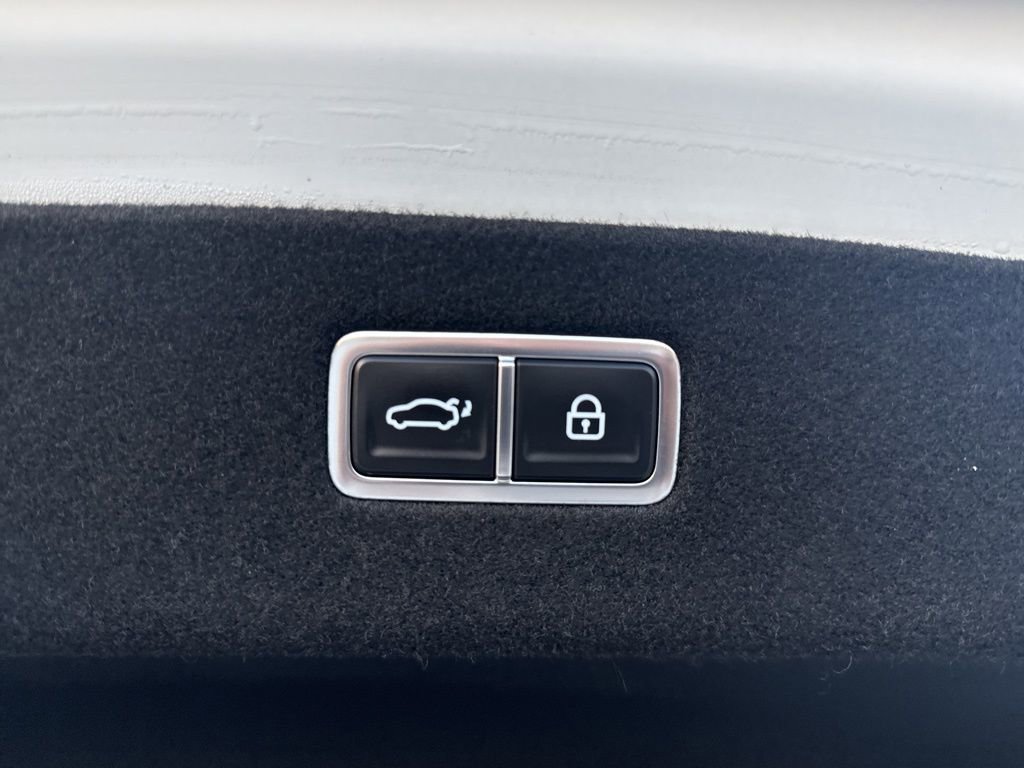 Used 2025 Genesis G90 3.5T image 29