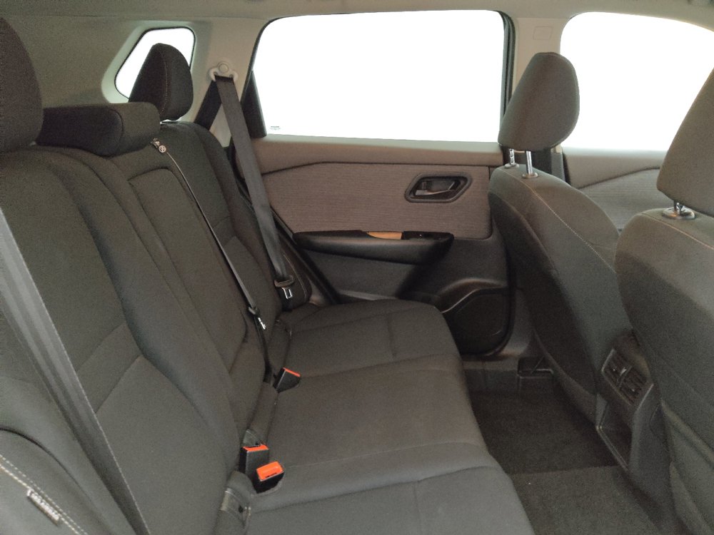 Used 2023 Nissan Rogue S FWD image 19