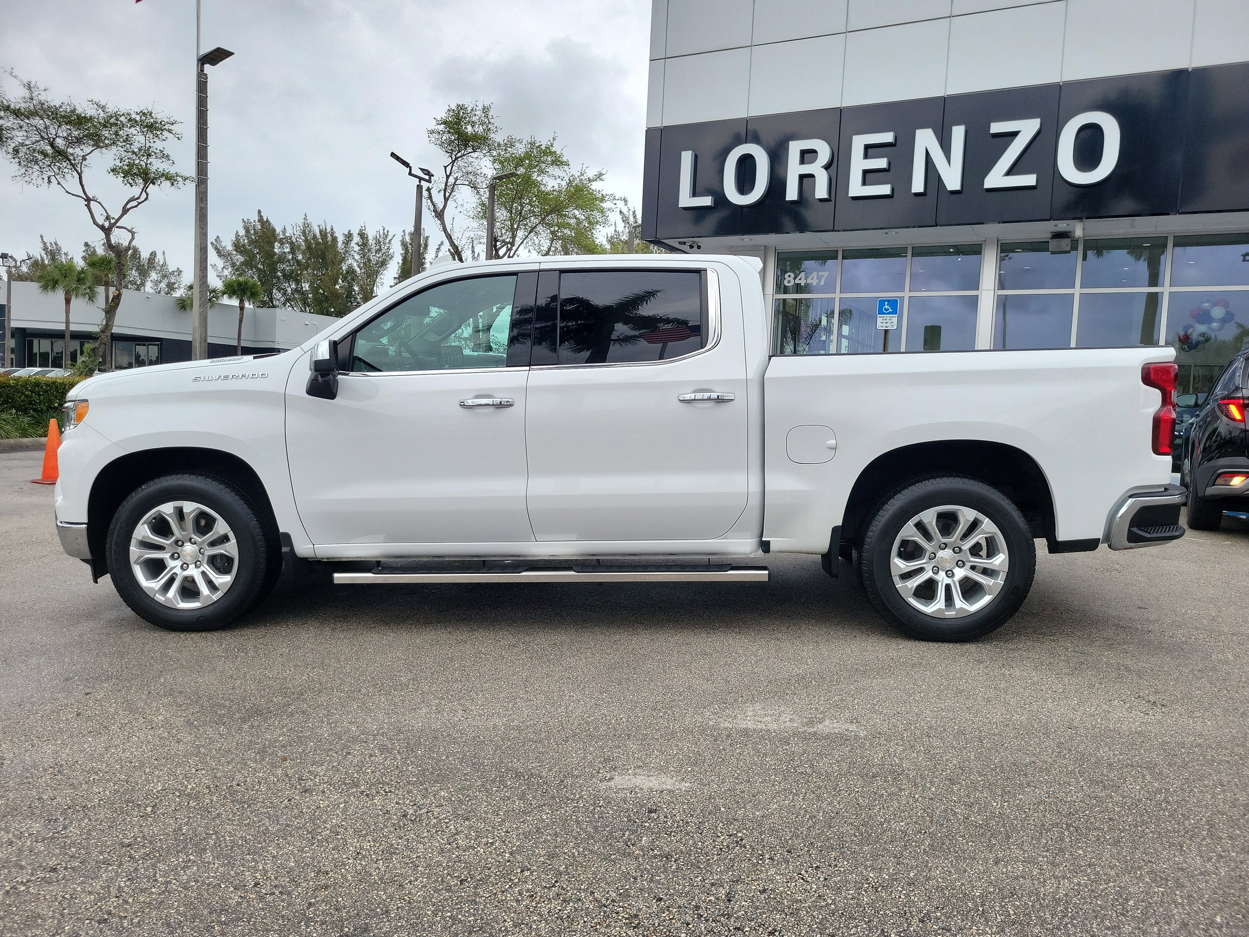 Used 2024 Chevrolet Silverado 1500 LTZ image 8