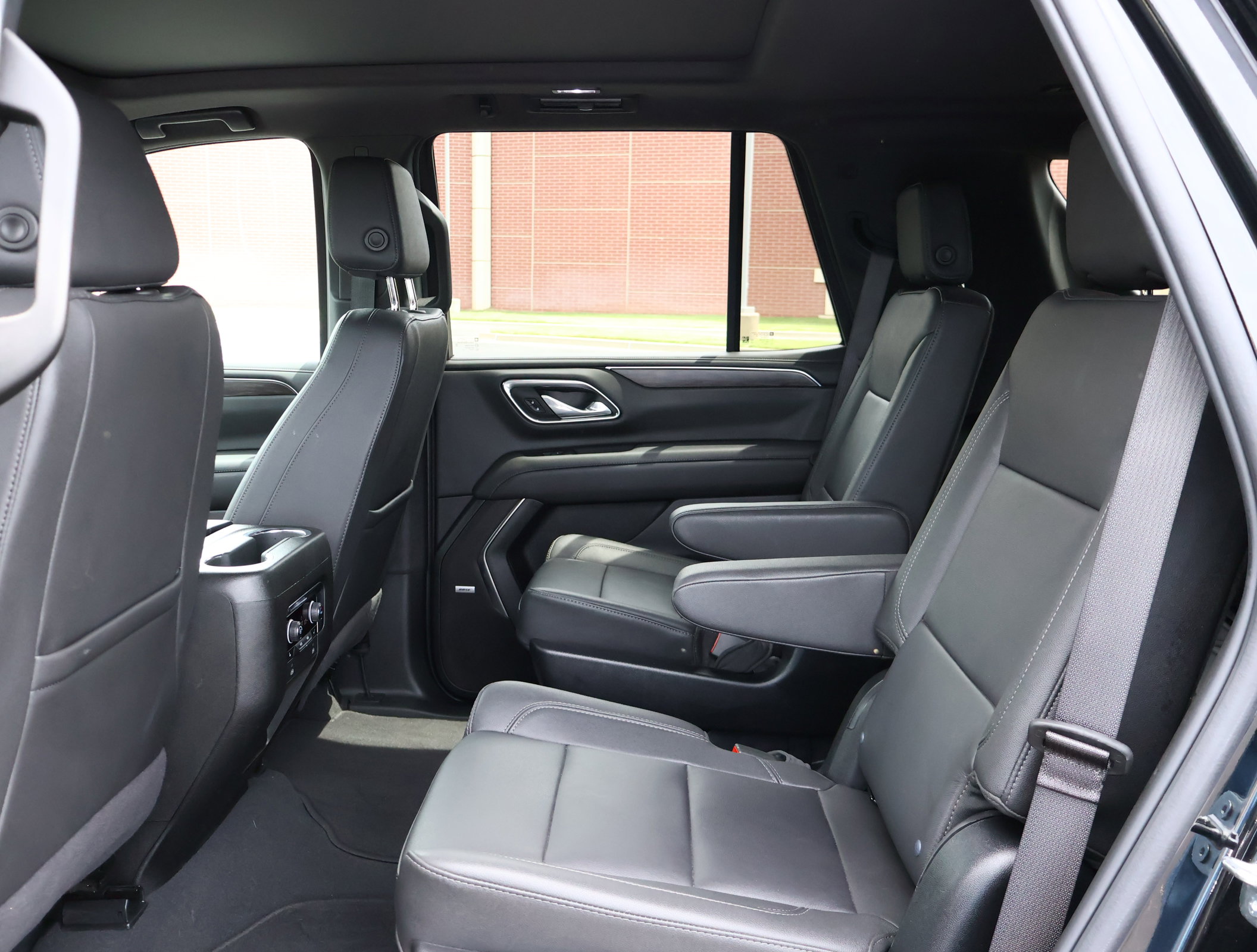 Used 2024 Chevrolet Tahoe Z71 w/ Z71 Off-Road Package AWD/4WD image 25