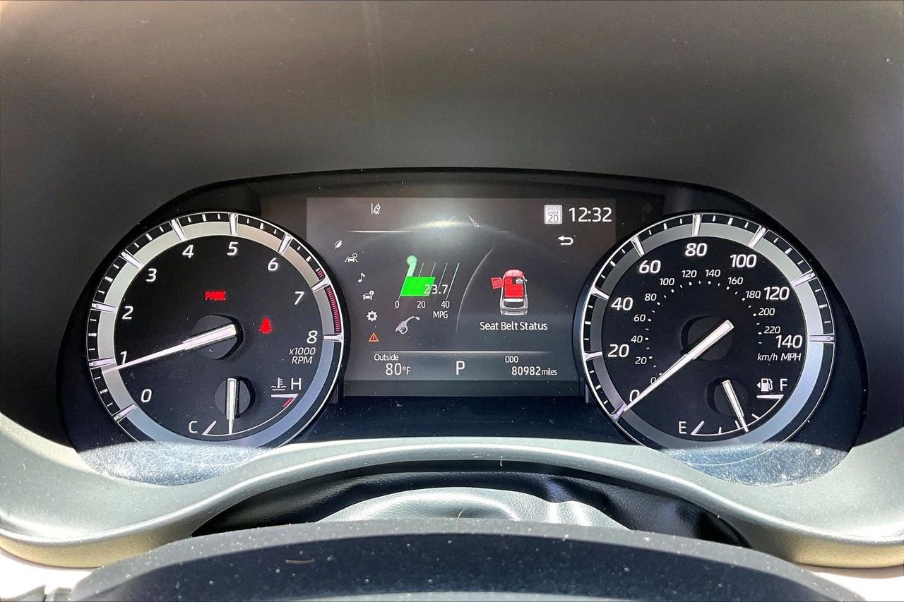 Used 2020 Toyota Highlander XLE FWD image 12