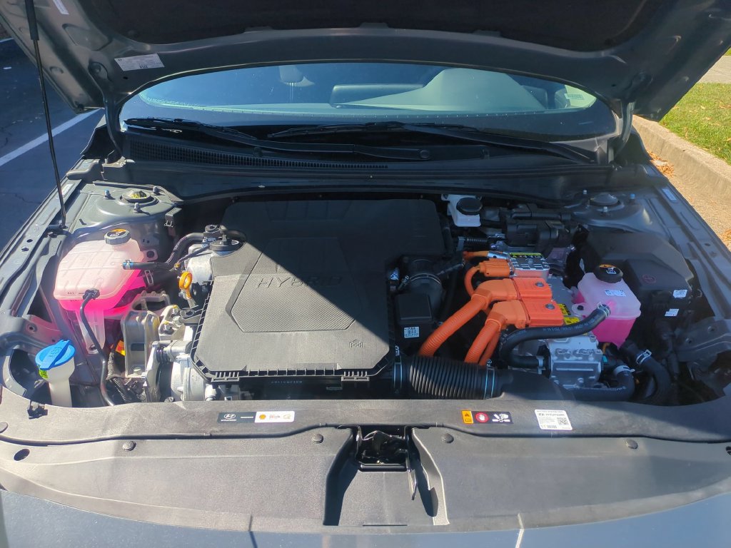 Used 2026 Hyundai Elantra Hybrid FWD image 31