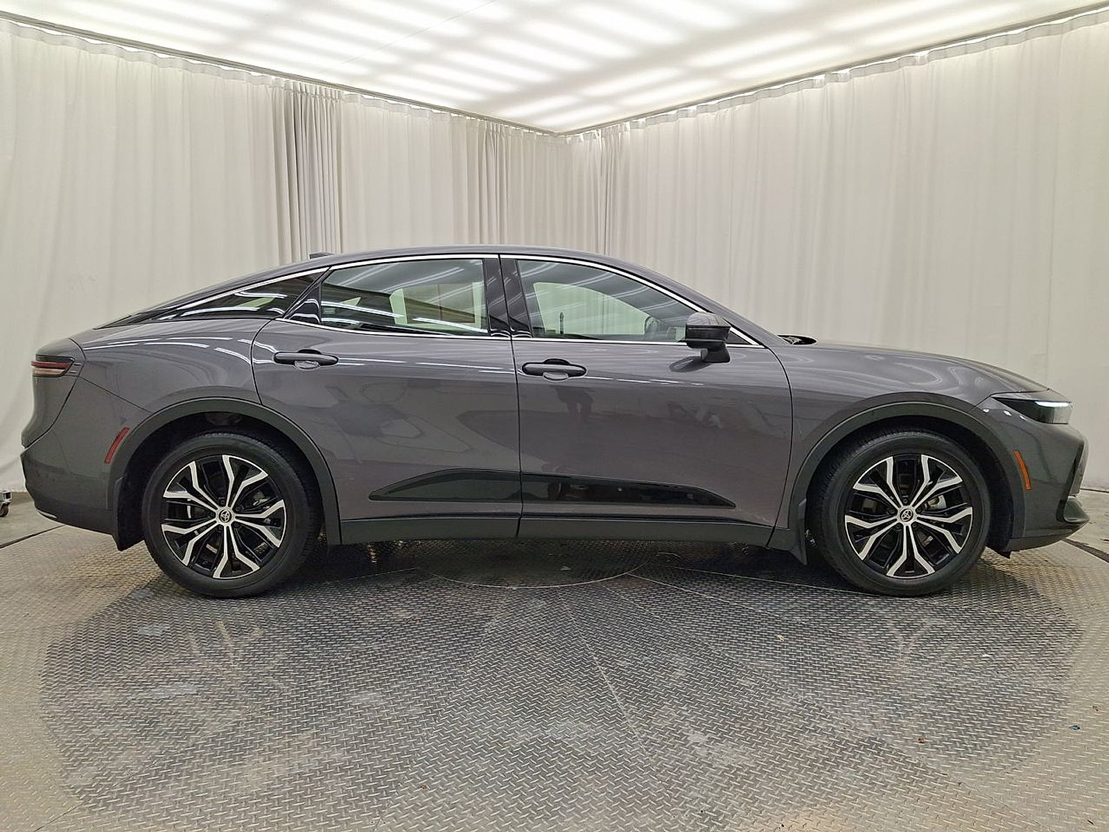 Certified 2023 Toyota Crown AWD/4WD image 30