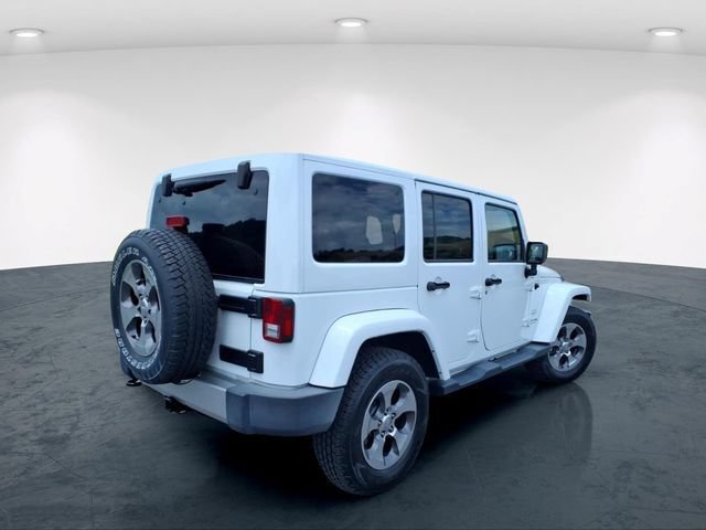 Used 2018 Jeep Wrangler Unlimited Sahara w/ Connectivity Group AWD/4WD image 8