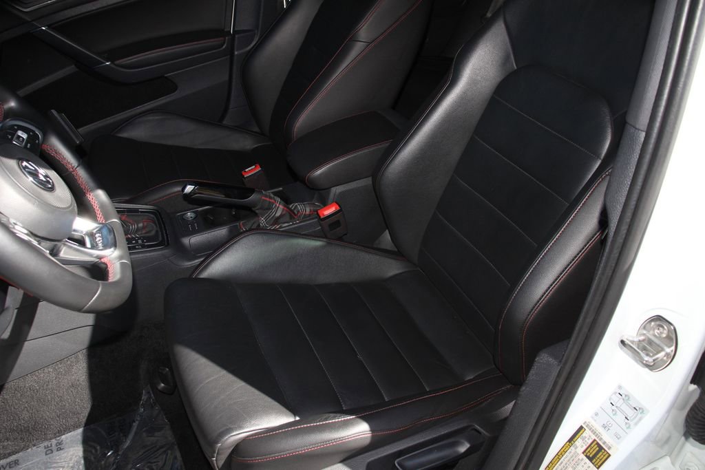 Used 2020 Volkswagen GTI SE FWD image 21