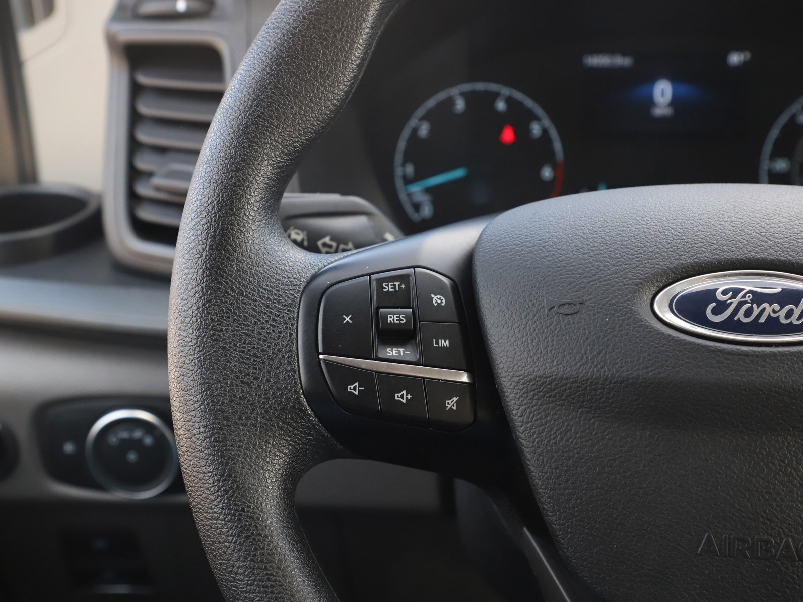 Used 2025 Ford Transit 350 XLT image 26