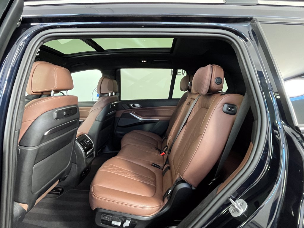 Used 2024 BMW X7 xDrive40i AWD/4WD image 19