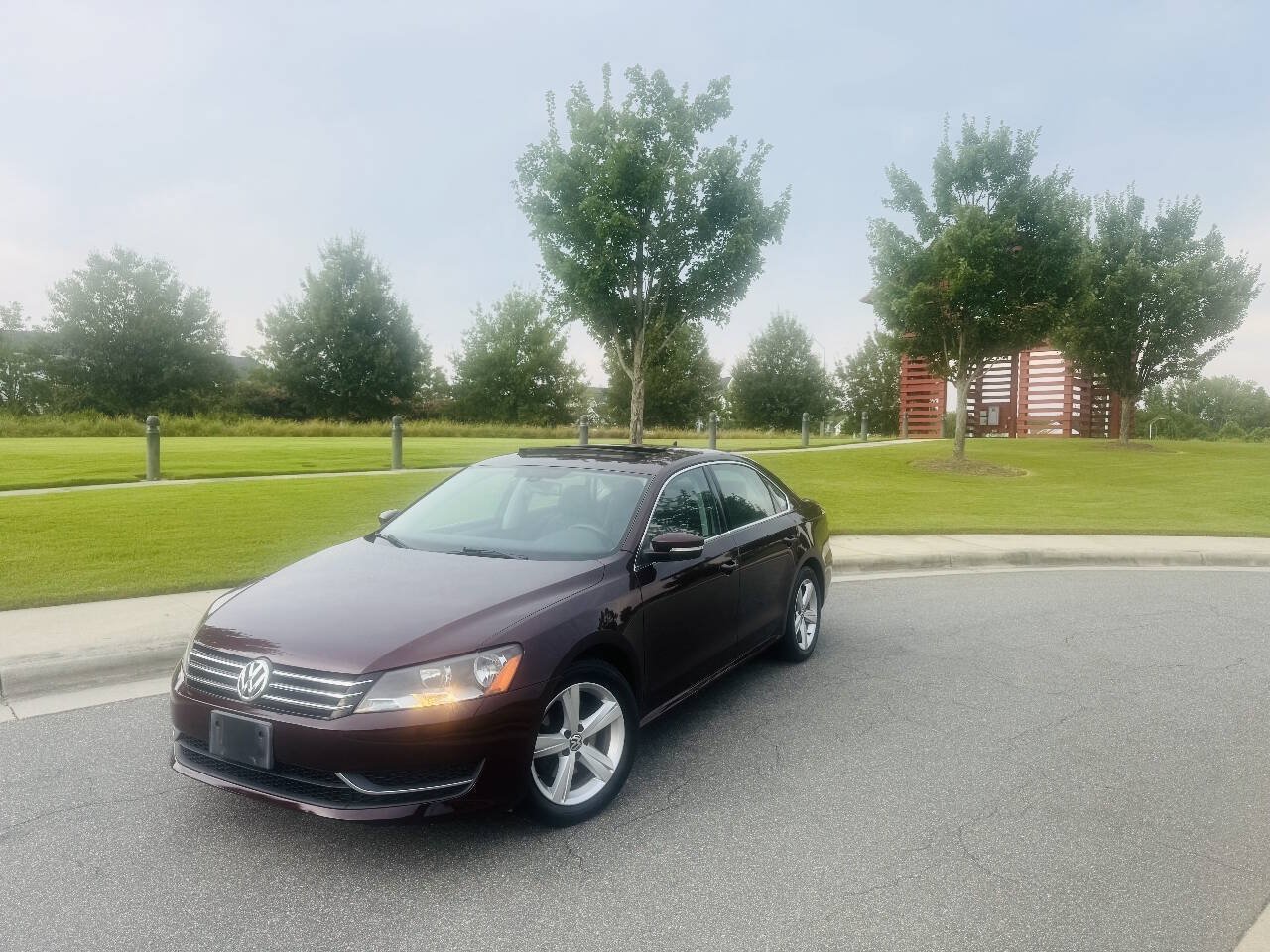 Used 2012 Volkswagen Passat 2.5 SE FWD image 2