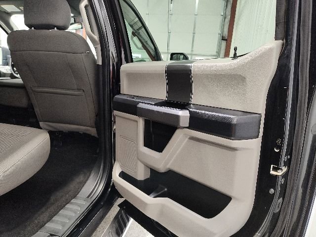 Used 2017 Ford F150 XLT w/ Equipment Group 302A Luxury AWD/4WD image 17