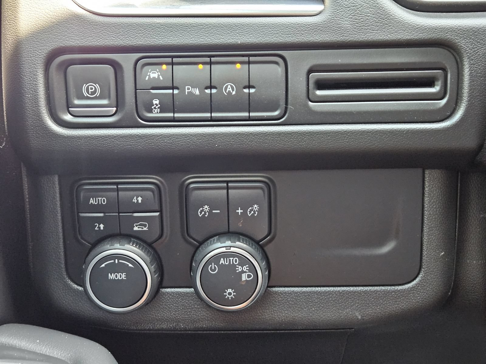 Used 2023 Chevrolet Tahoe LT AWD/4WD image 23