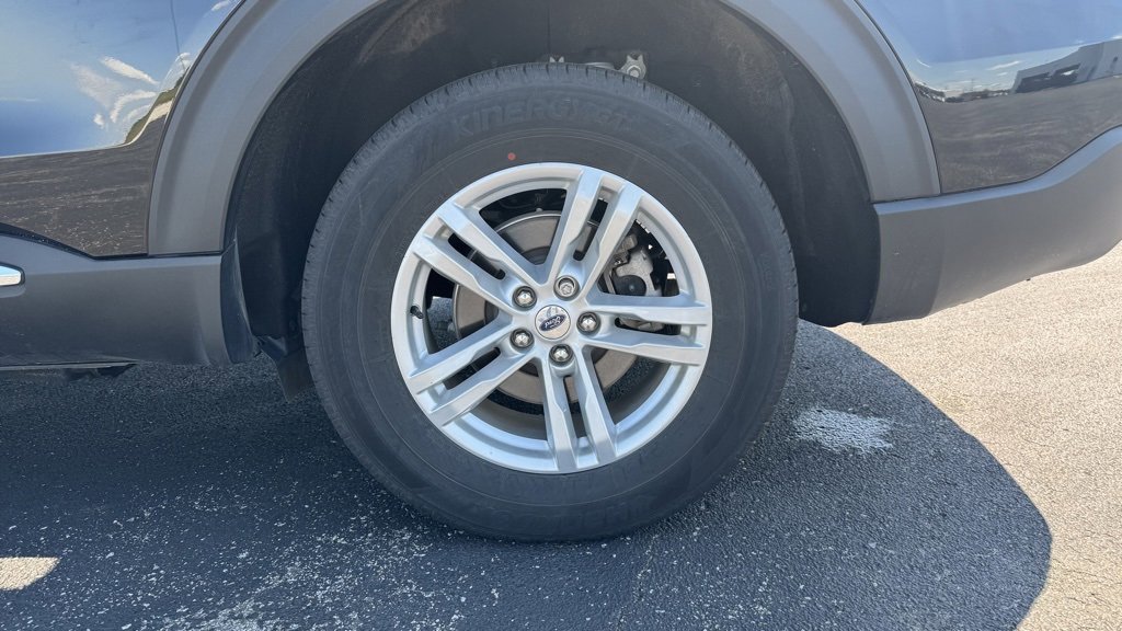 Used 2023 Ford Explorer XLT w/ Equipment Group 202A image 33