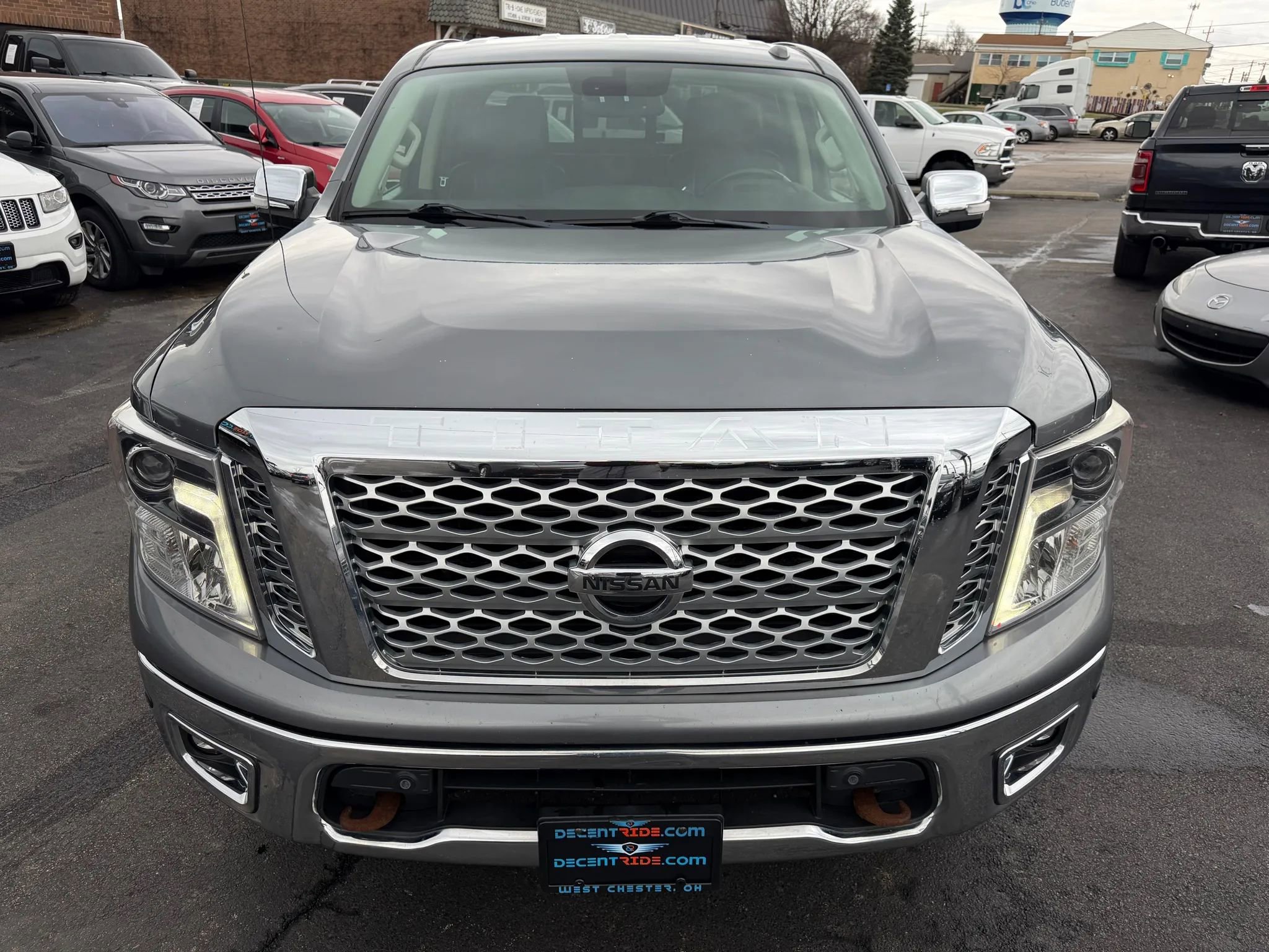 Used 2018 Nissan Titan SL AWD/4WD image 9