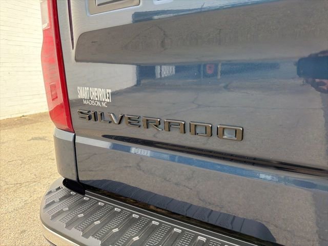 Used 2022 Chevrolet Silverado 1500 LT w/ Convenience Package II AWD/4WD image 14
