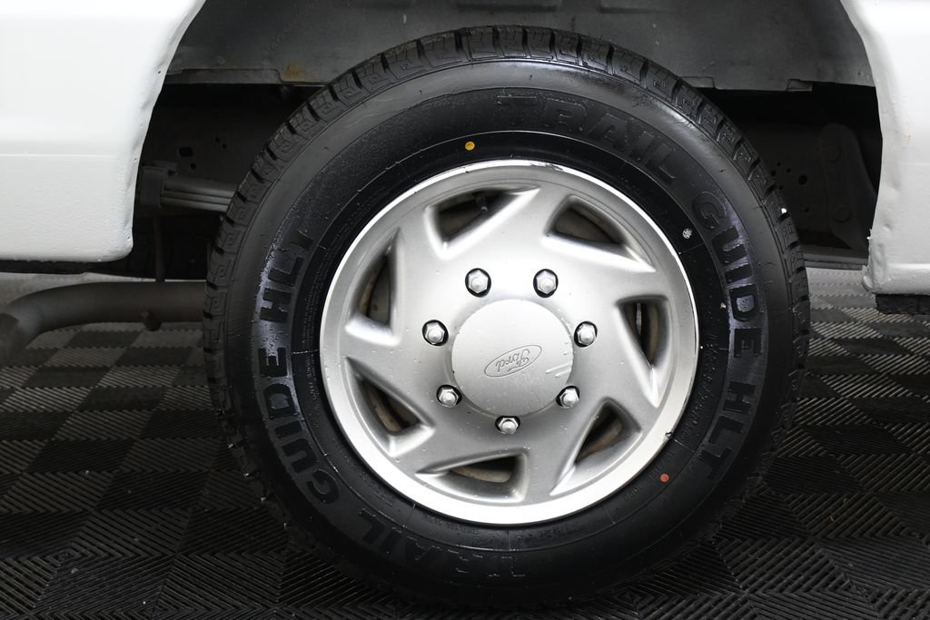 Used 2014 Ford E-150 and Econoline 150 RWD image 28