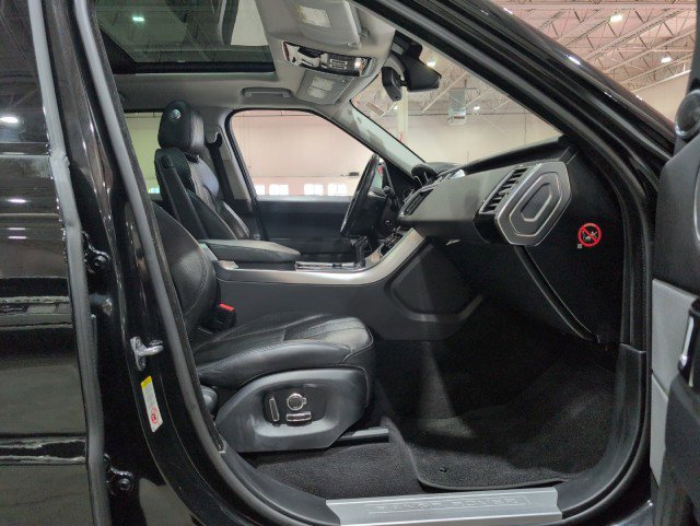 Used 2016 Land Rover Range Rover Sport HSE image 9