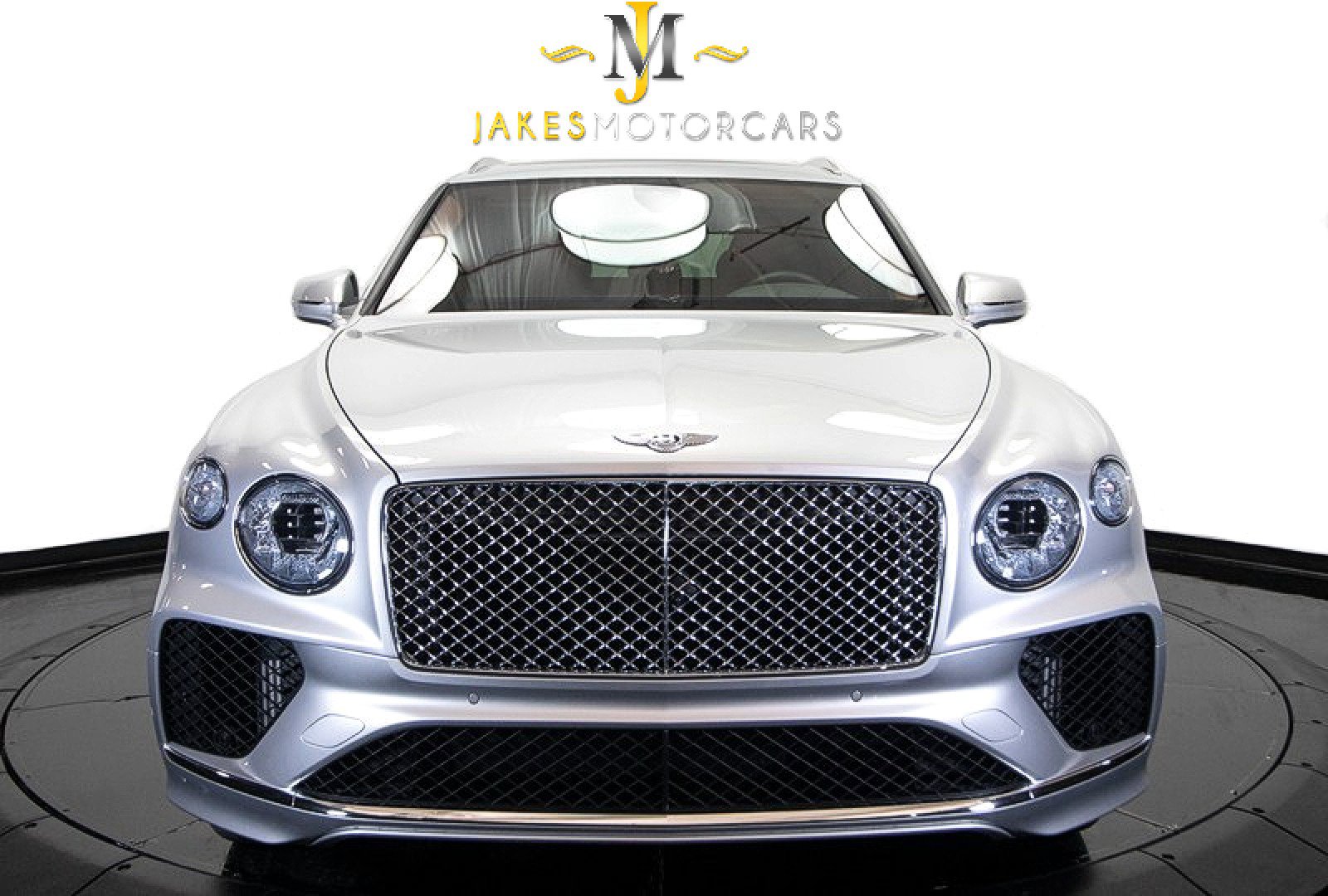 Used 2023 Bentley Bentayga Plug-In Hybrid image 25