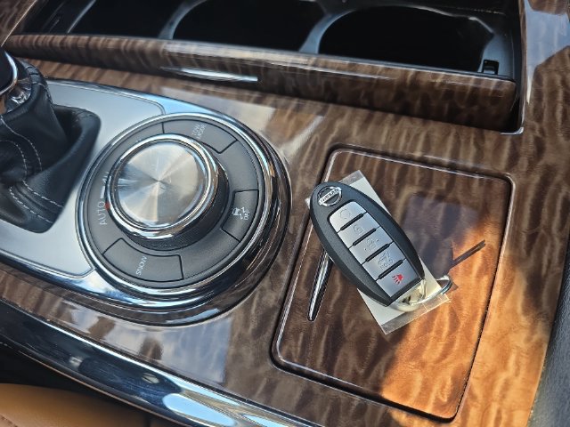 Certified 2018 Nissan Armada Platinum w/ Captain Seat Package AWD/4WD image 36