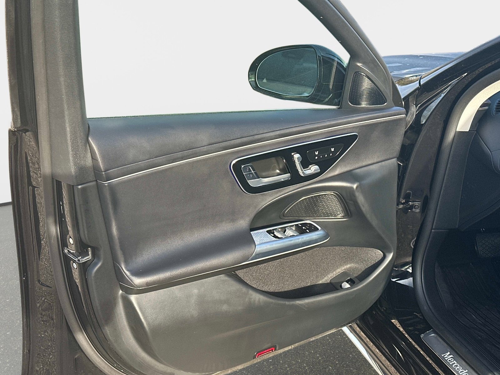 Used 2025 Mercedes-Benz E 350 Sedan image 16