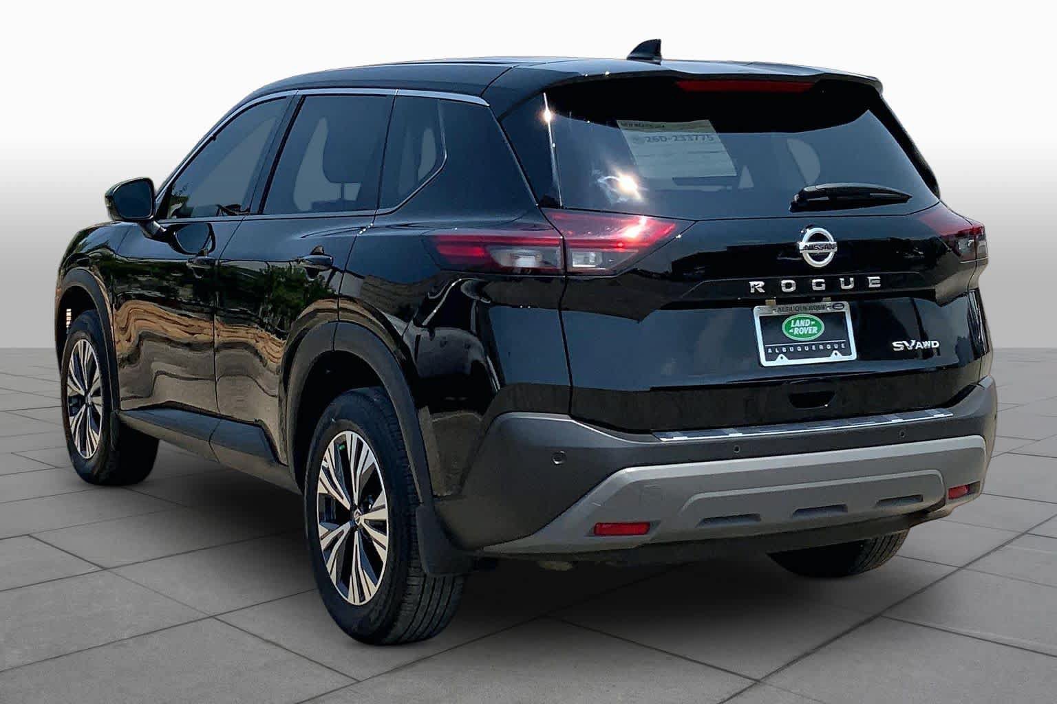 Used 2021 Nissan Rogue SV AWD/4WD image 11