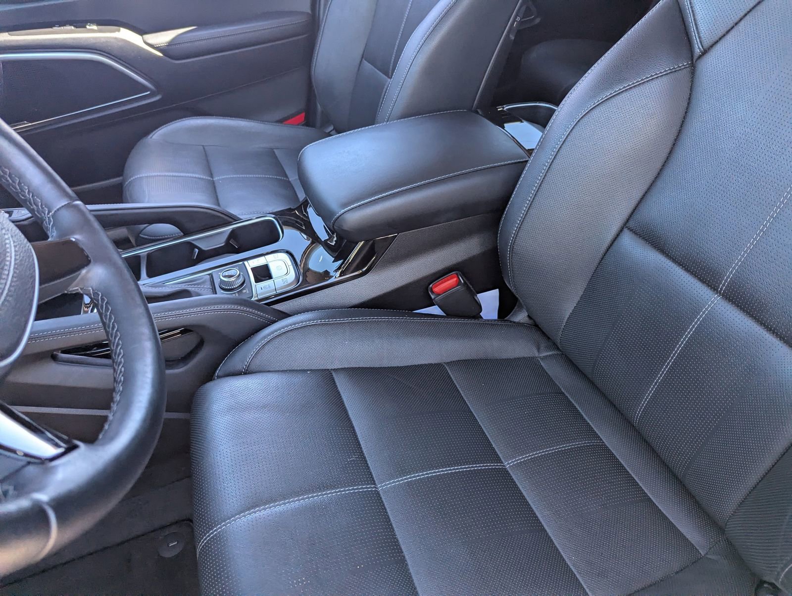 Used 2024 Kia Telluride SX w/ Towing Package image 19