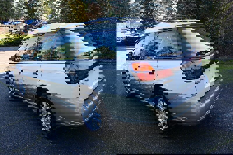 Used 2003 Subaru Outback Wagon image 4