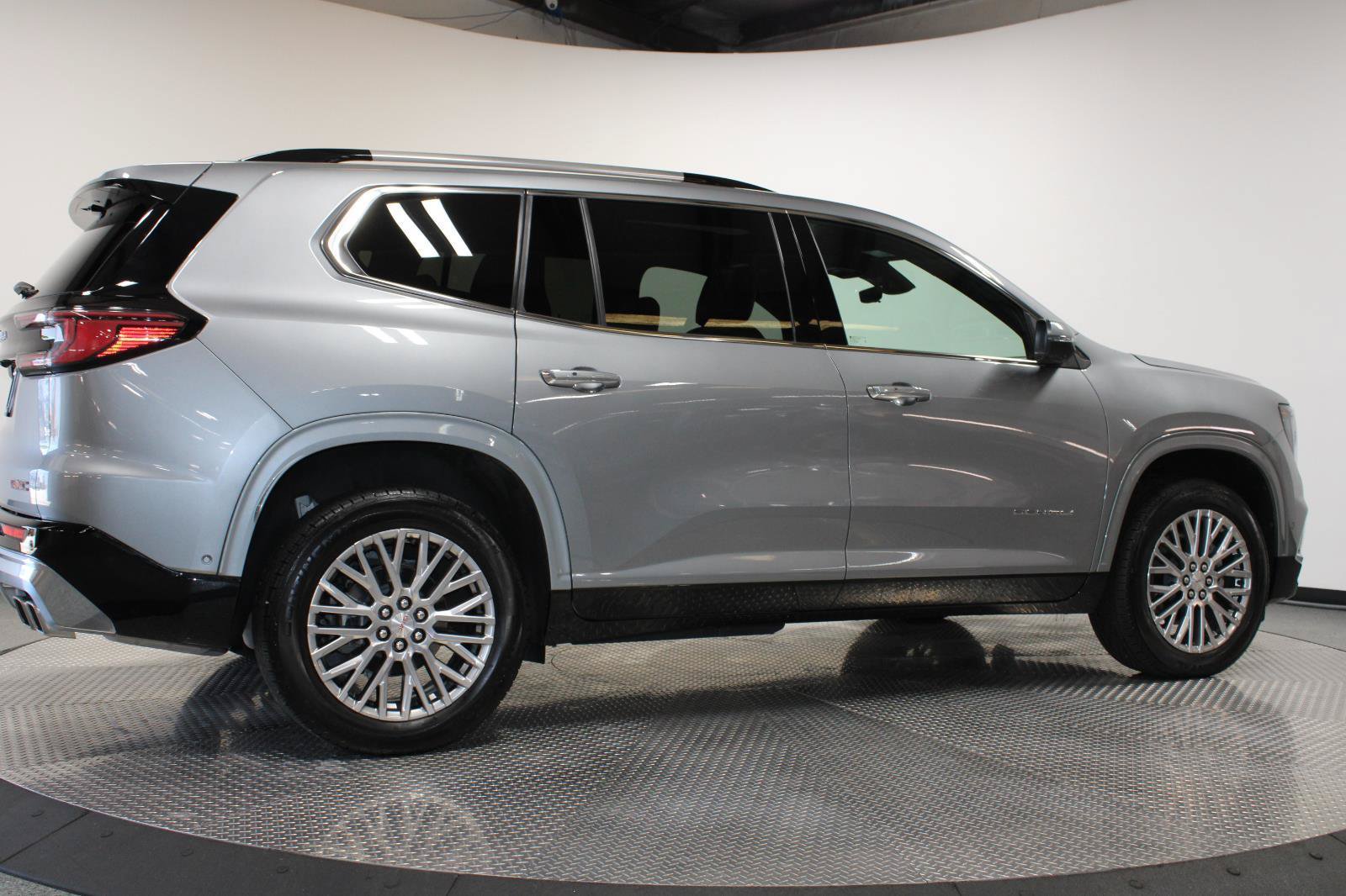 Used 2026 GMC Acadia Denali w/ Super Cruise Package AWD/4WD image 13