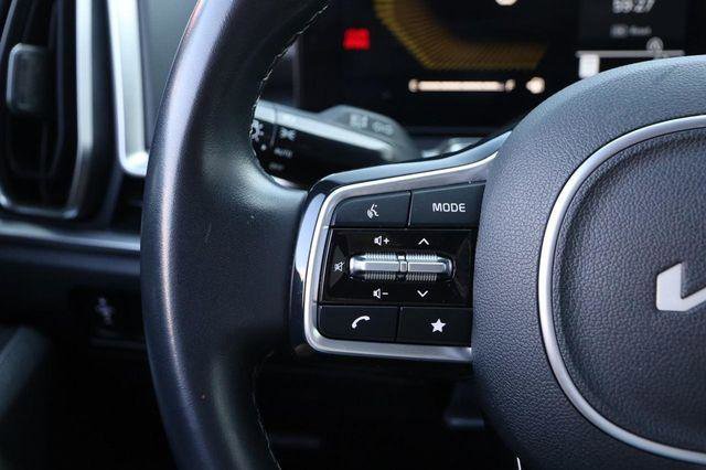Used 2024 Kia Sorento S image 11