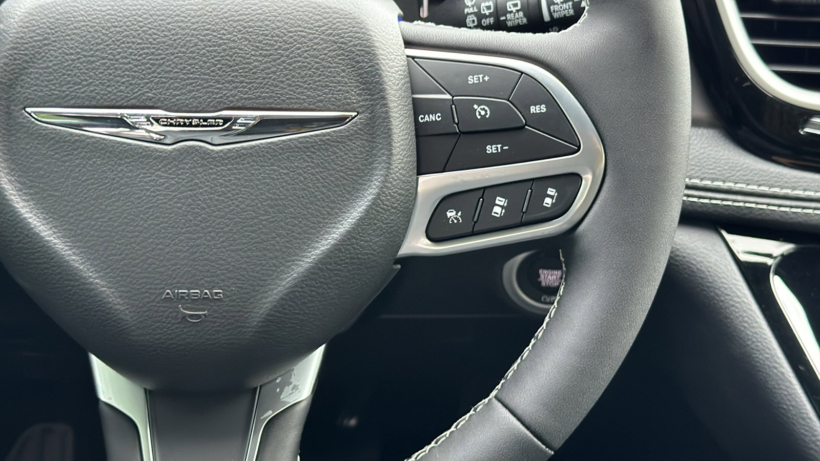 New 2026 Chrysler Pacifica Select FWD image 21