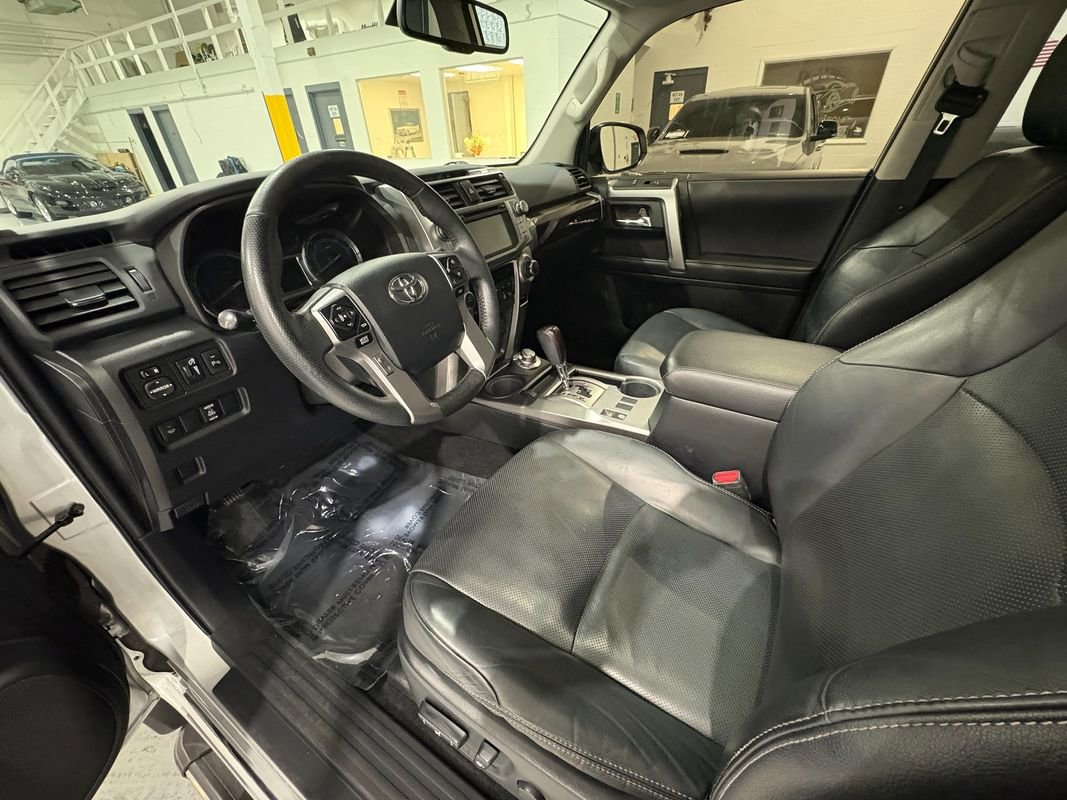 Used 2017 Toyota 4Runner Limited w/ Four Season Floor Mat Package image 10