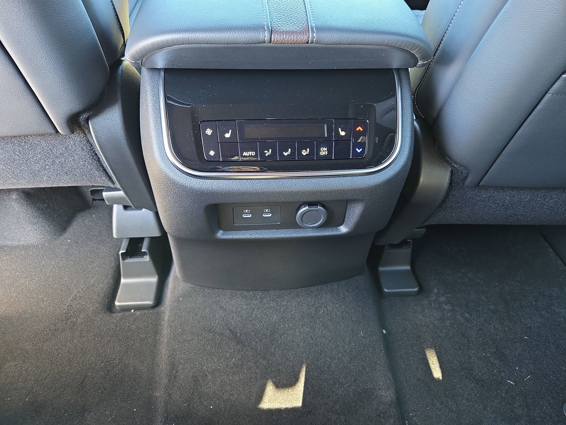 New 2026 Nissan Armada Platinum image 18