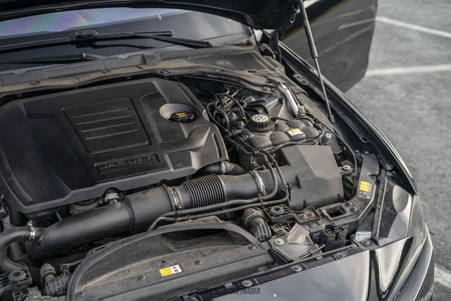Used 2018 Jaguar XE Premium AWD/4WD image 16