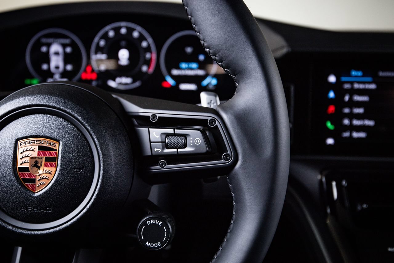 New 2026 Porsche Panamera 4 AWD/4WD image 17