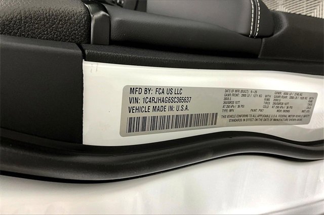 New 2025 Jeep Grand Cherokee Altitude image 14