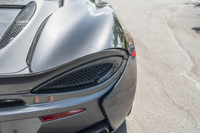 Used 2018 McLaren 570S Spider RWD image 52