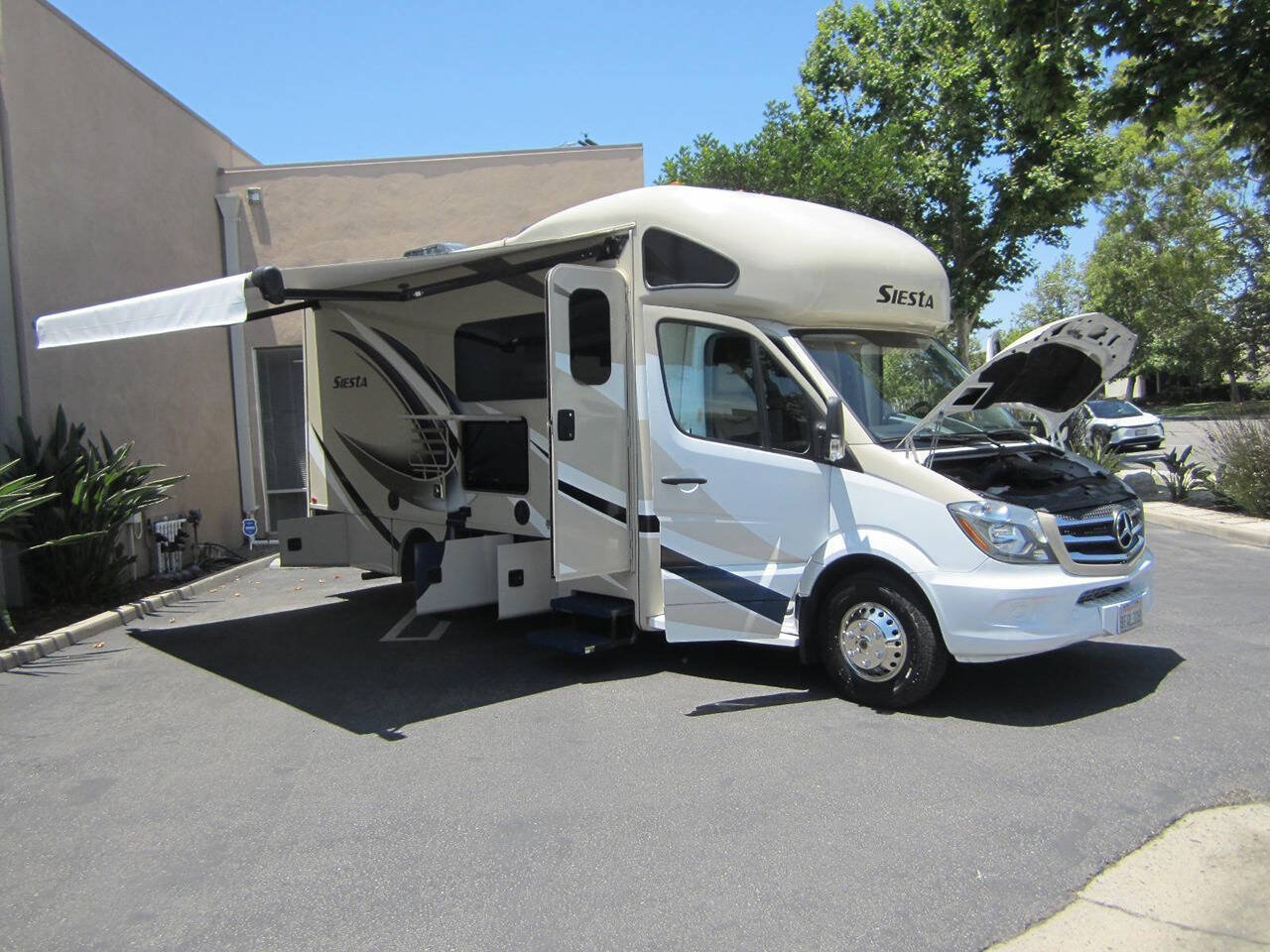 Used 2017 Mercedes-Benz Sprinter 3500 image 6