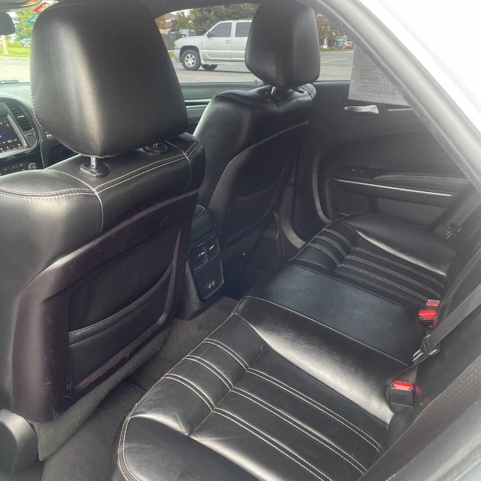 Used 2019 Chrysler 300 S image 12