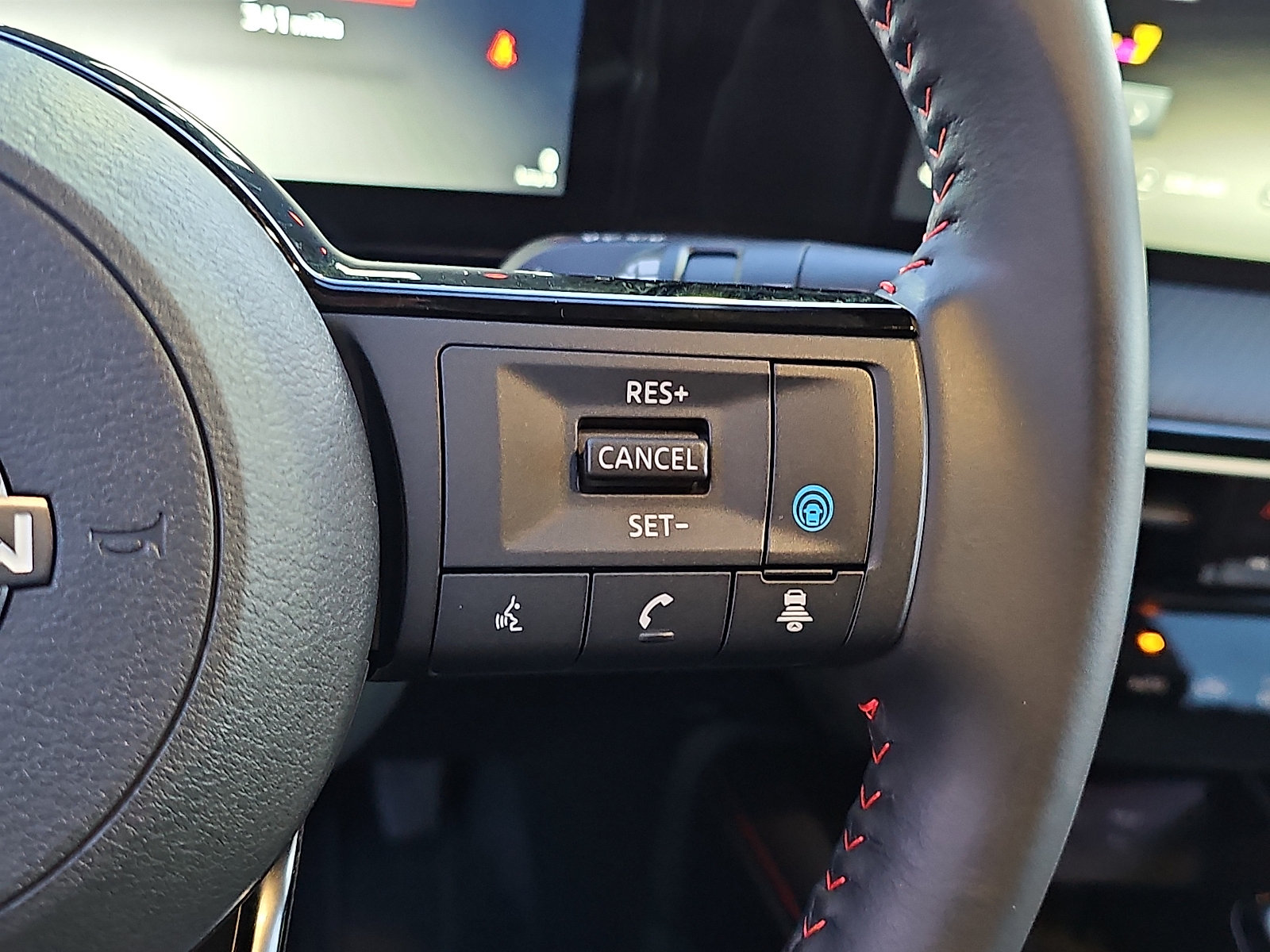 Certified 2025 Nissan Kicks SR AWD/4WD image 23