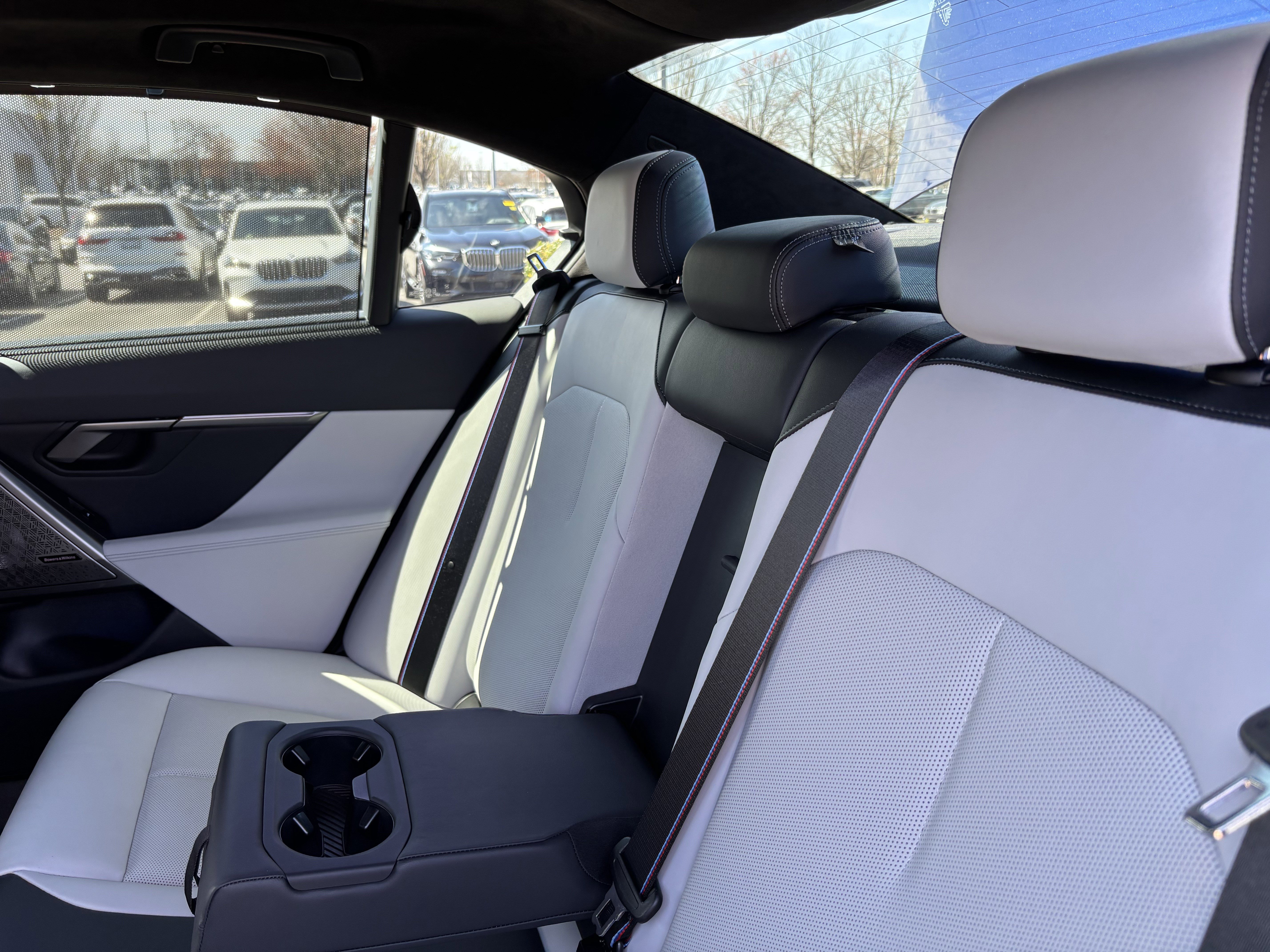 Used 2025 BMW M5 w/ Carbon Package AWD/4WD image 32