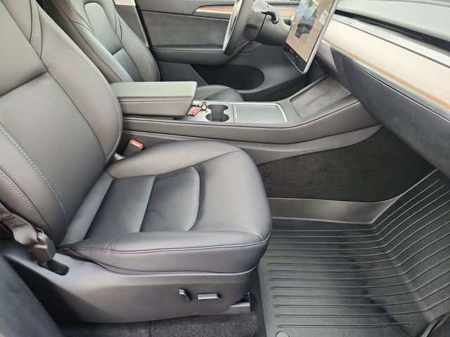 Used 2024 Tesla Model Y Long Range image 27