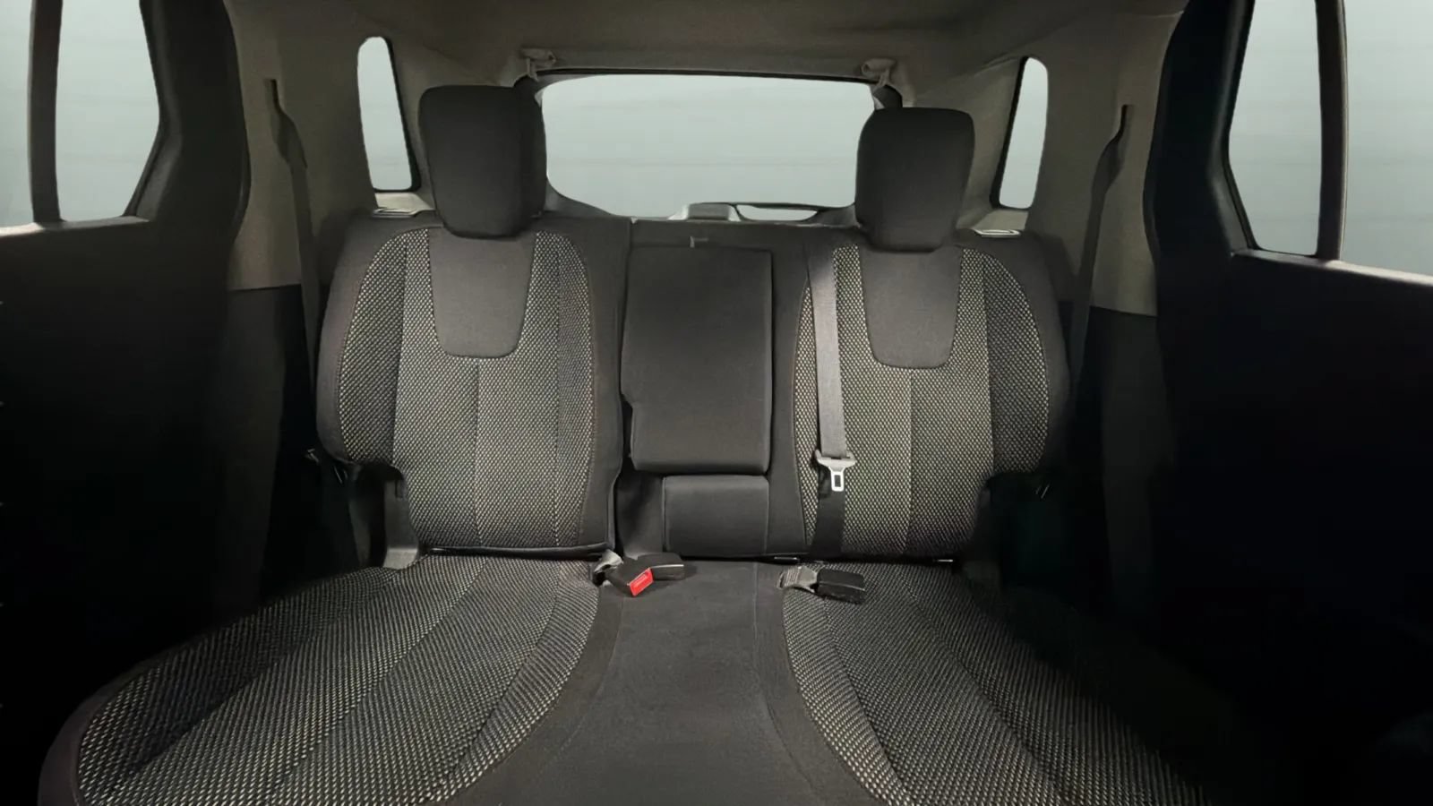 Used 2017 GMC Terrain SLE FWD image 17