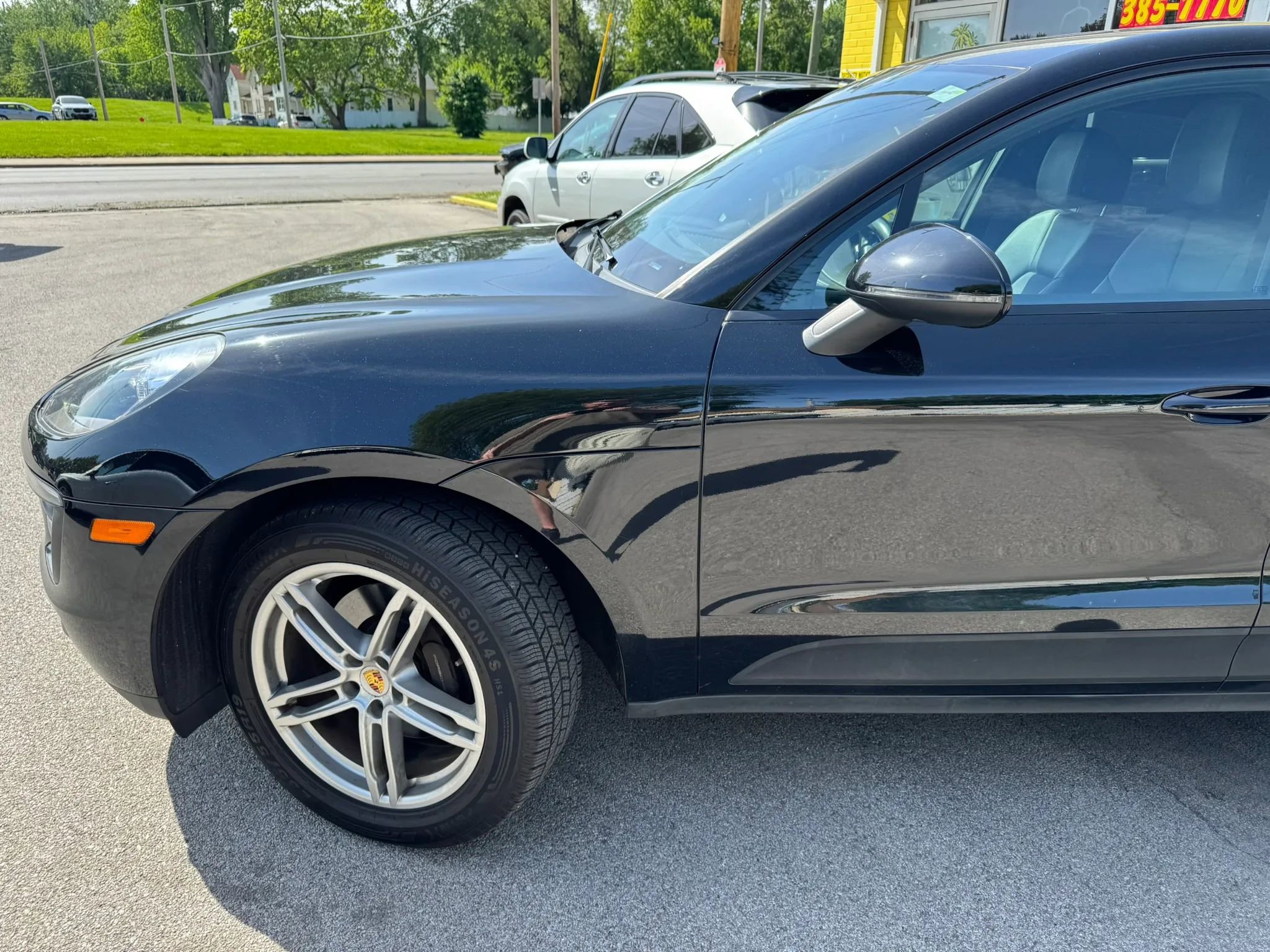 Used 2018 Porsche Macan Sport Edition AWD/4WD image 4