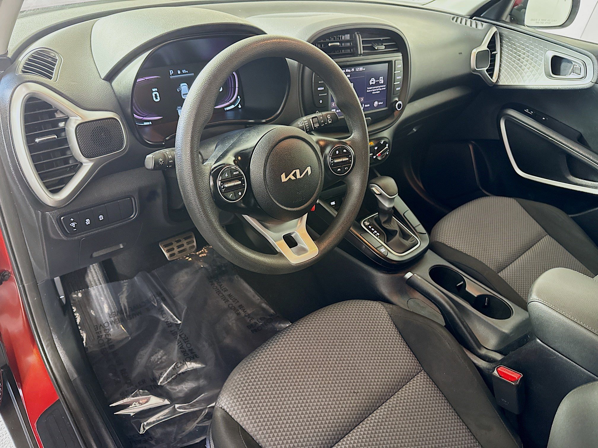 Used 2023 Kia Soul LX w/ LX Technology Package FWD image 22