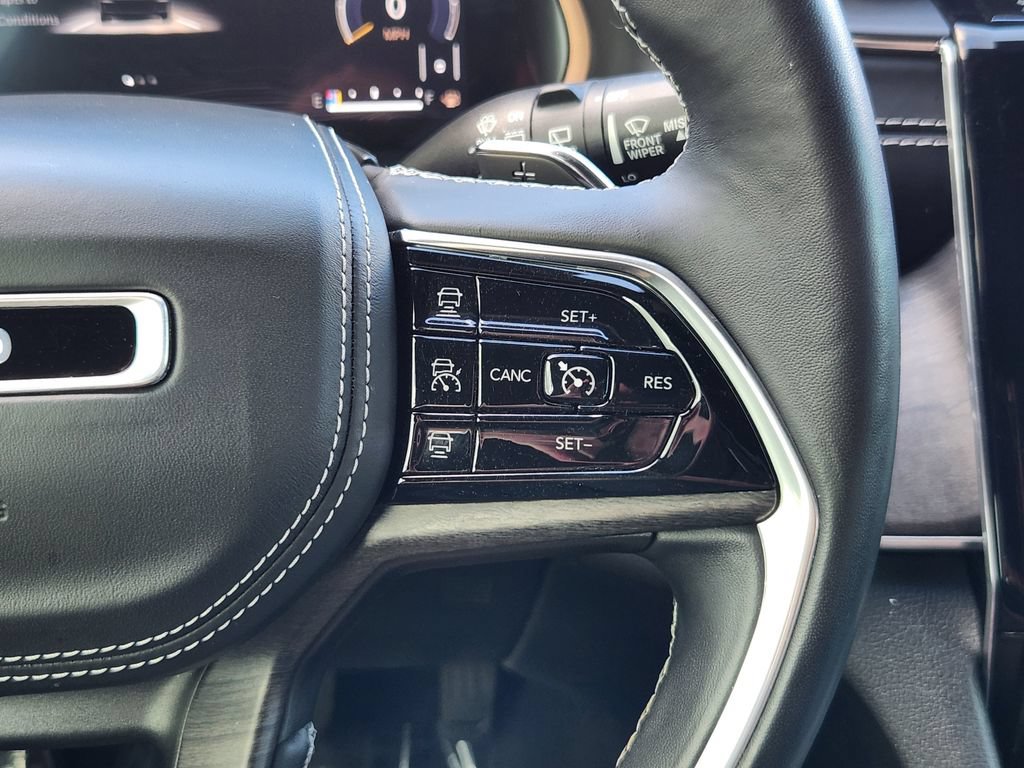 Used 2021 Jeep Grand Cherokee L Overland w/ Luxury Tech Group IV AWD/4WD image 19