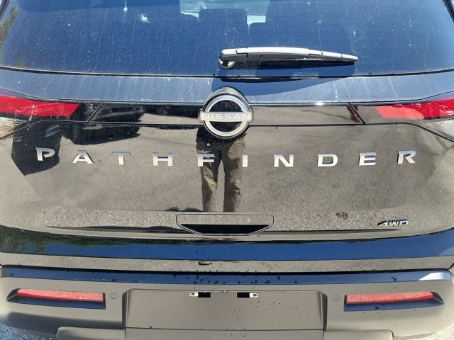 New 2026 Nissan Pathfinder SV w/ Cargo Package AWD/4WD image 9