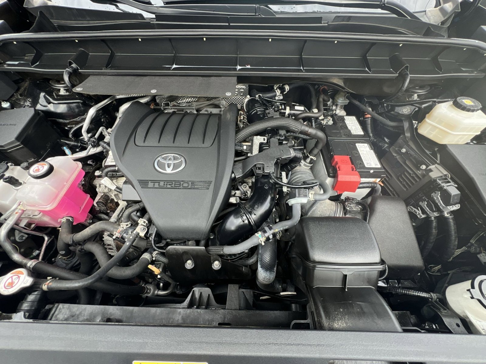 Used 2023 Toyota Highlander XLE image 28